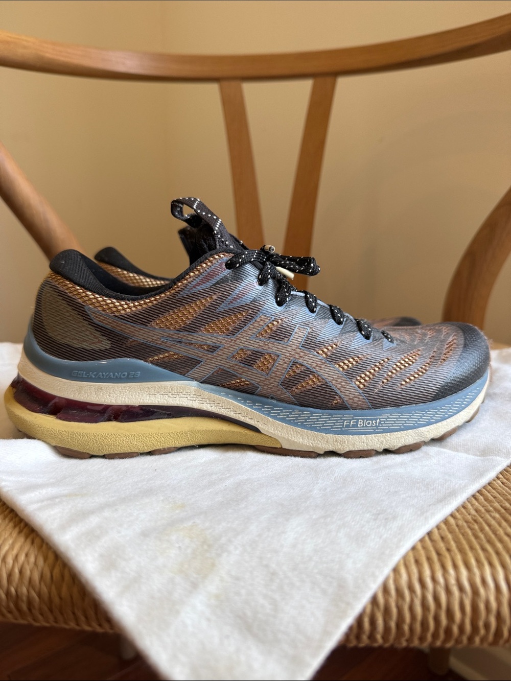 Asics Women's Gel-Kayano 28 - Gray with Brown and Blue Accents